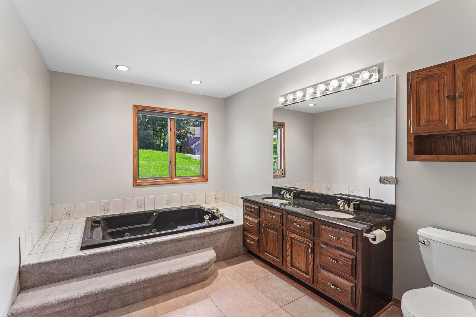 200 N Shore Drive Property Photo 10
