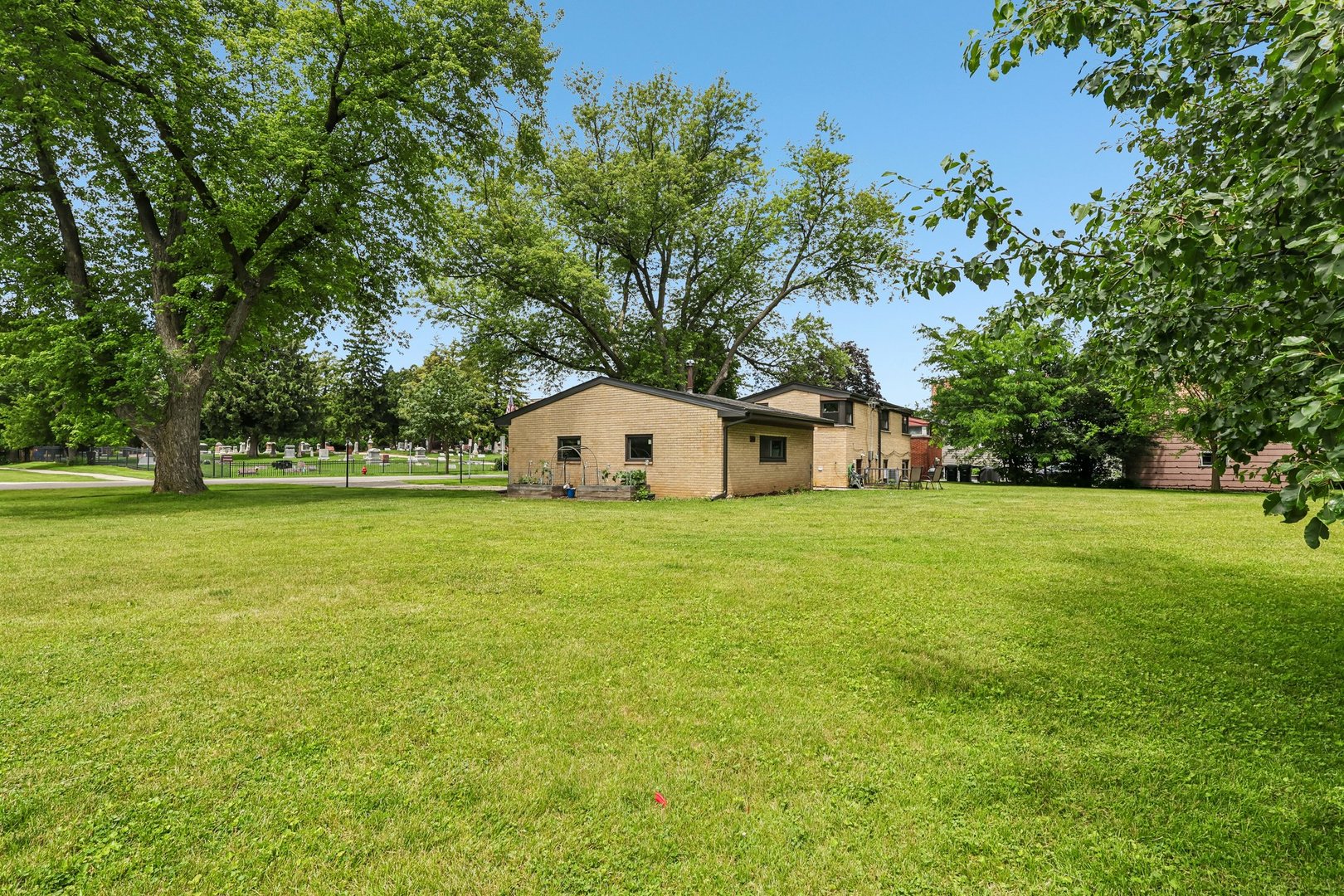 125 S Greeley Street Property Photo 21