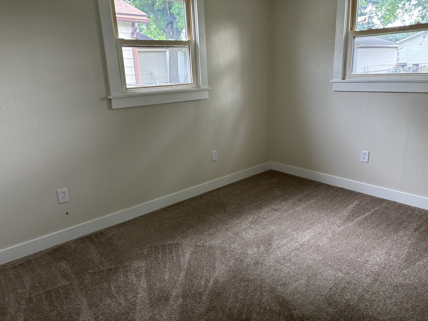 247 E Holmes Street Property Photo 9