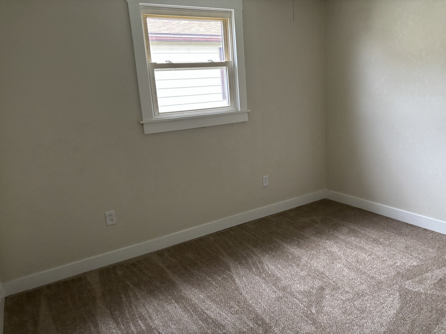 247 E Holmes Street Property Photo 10
