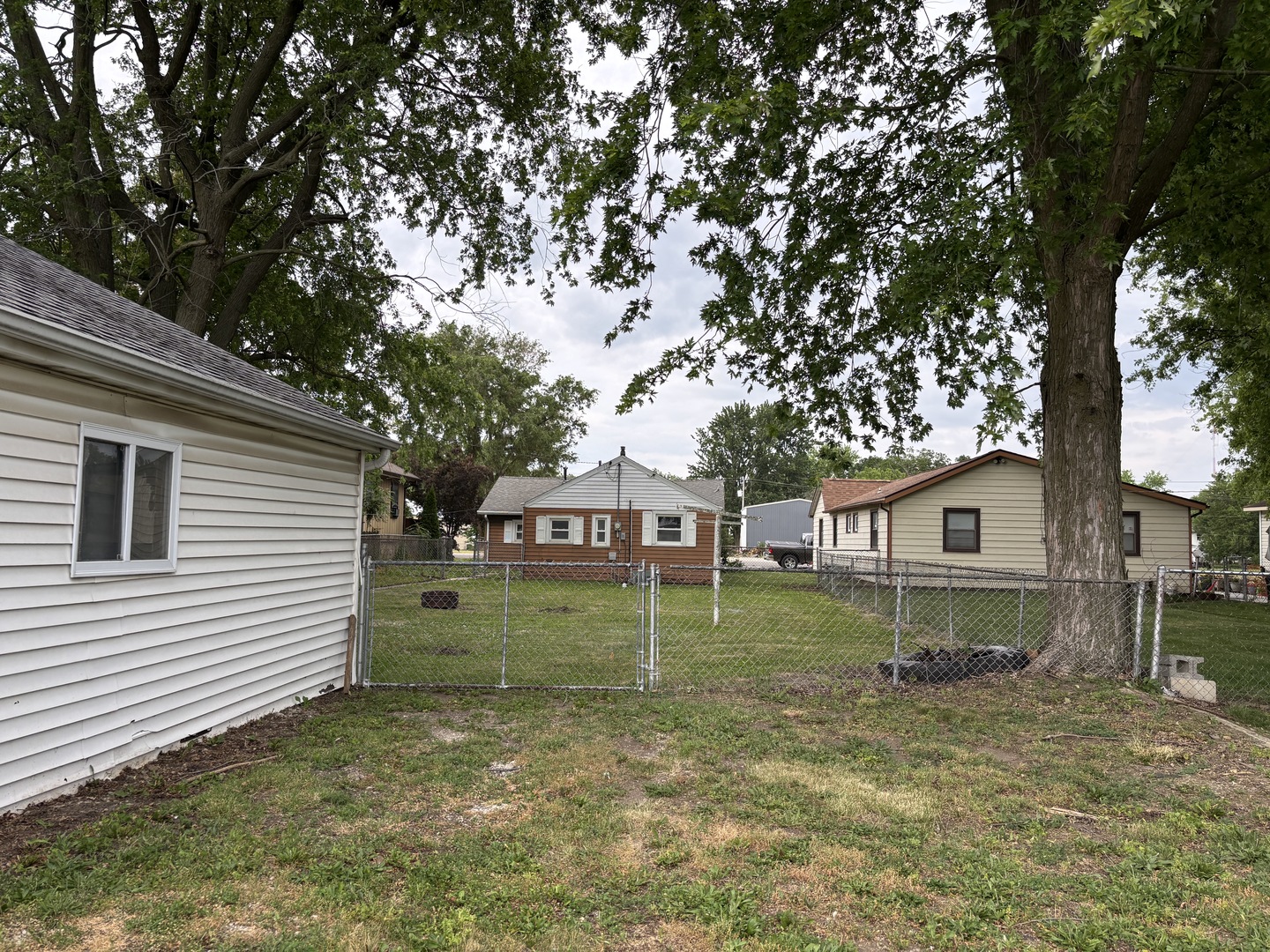 247 E Holmes Street Property Photo 16
