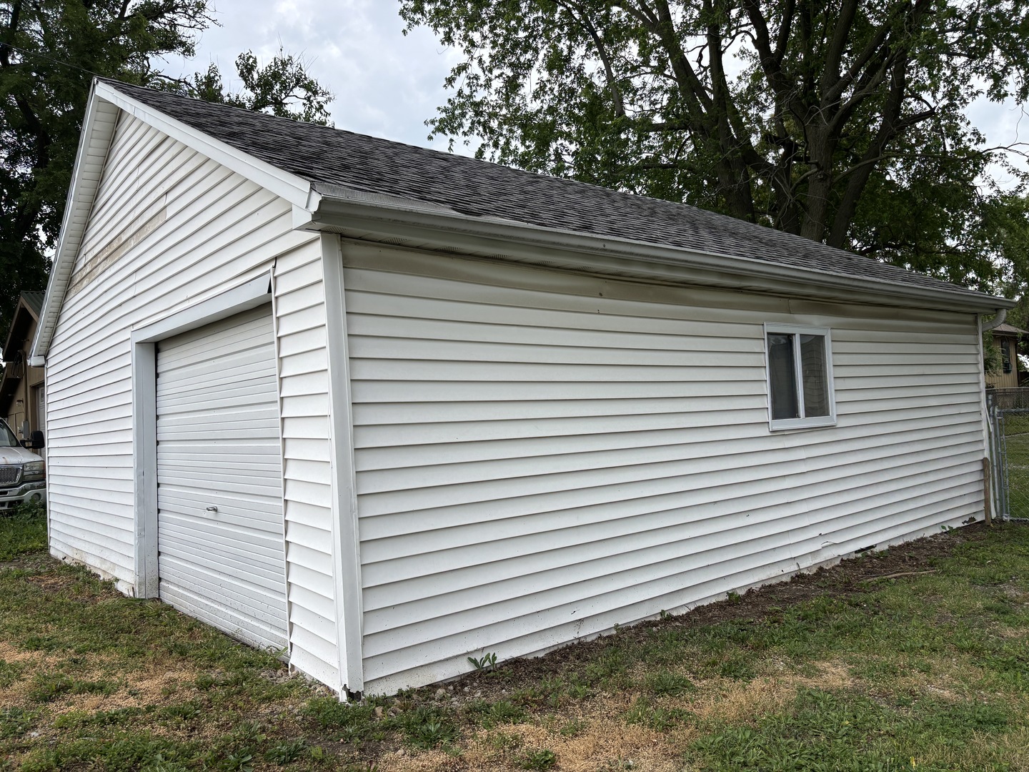 247 E Holmes Street Property Photo 17