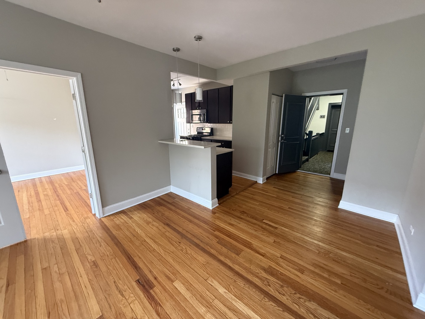 836 E 53rd Street 2s Property Photo 2