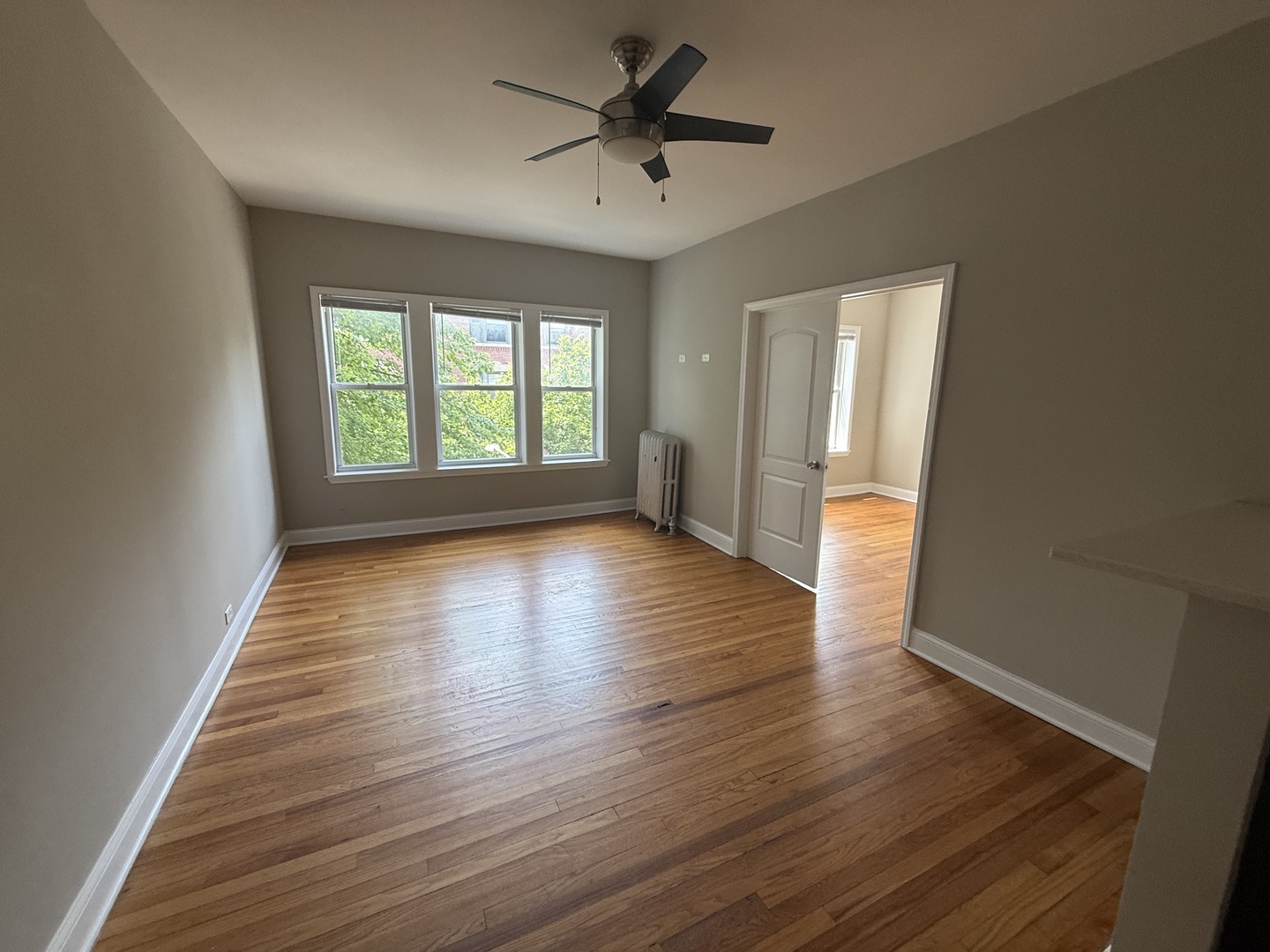 836 E 53rd Street 2s Property Photo 3