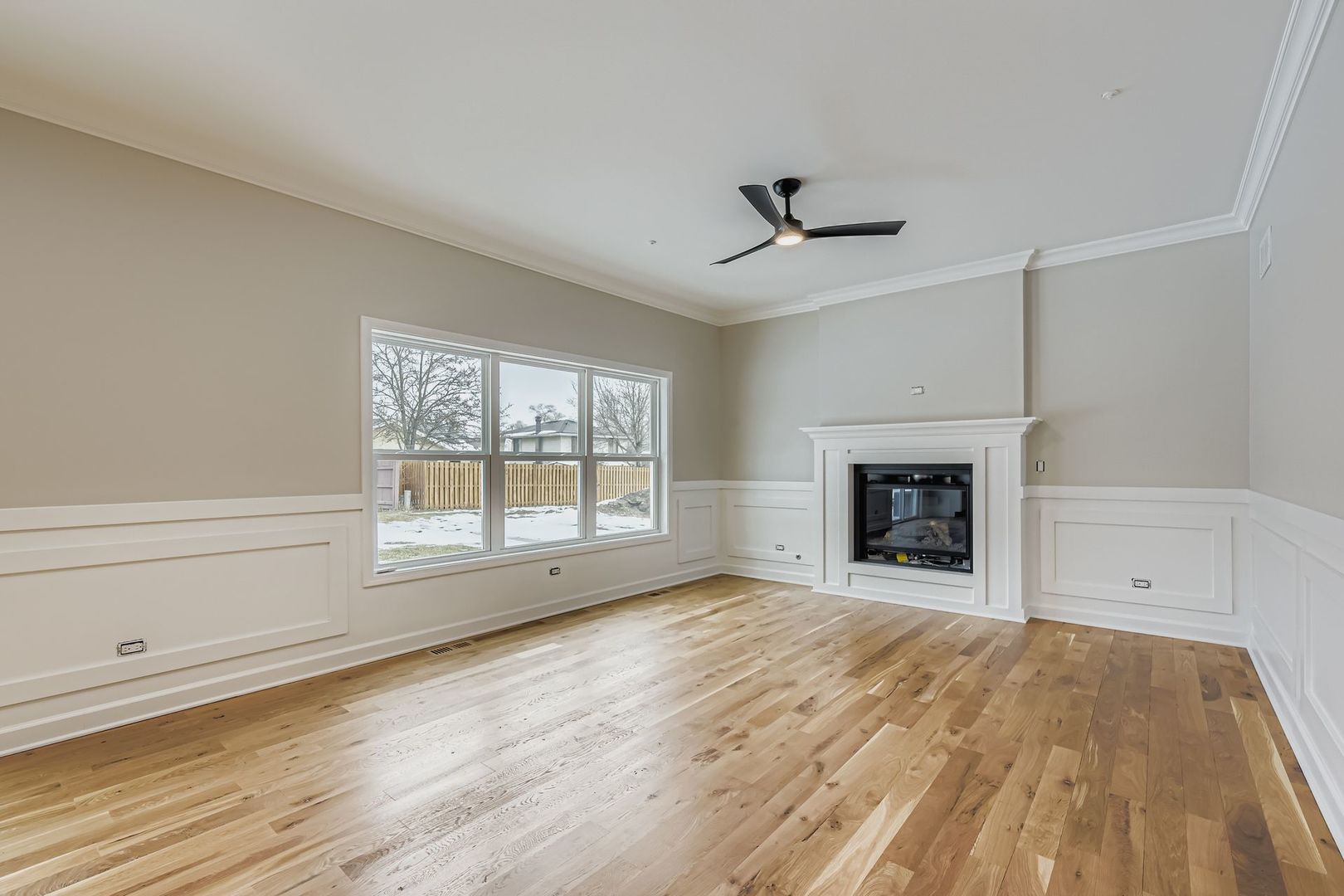 5244 169th Place Property Photo 4