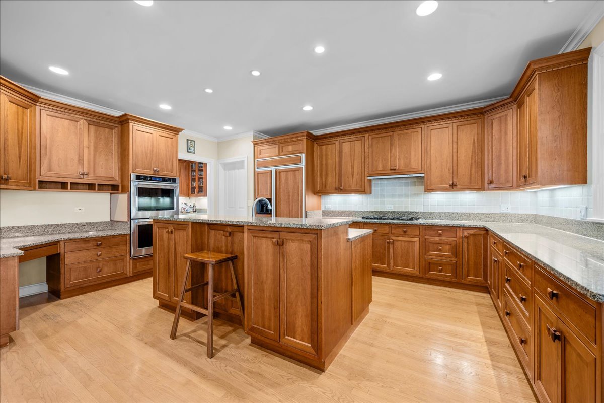 2142 Harrison Street Property Photo 6