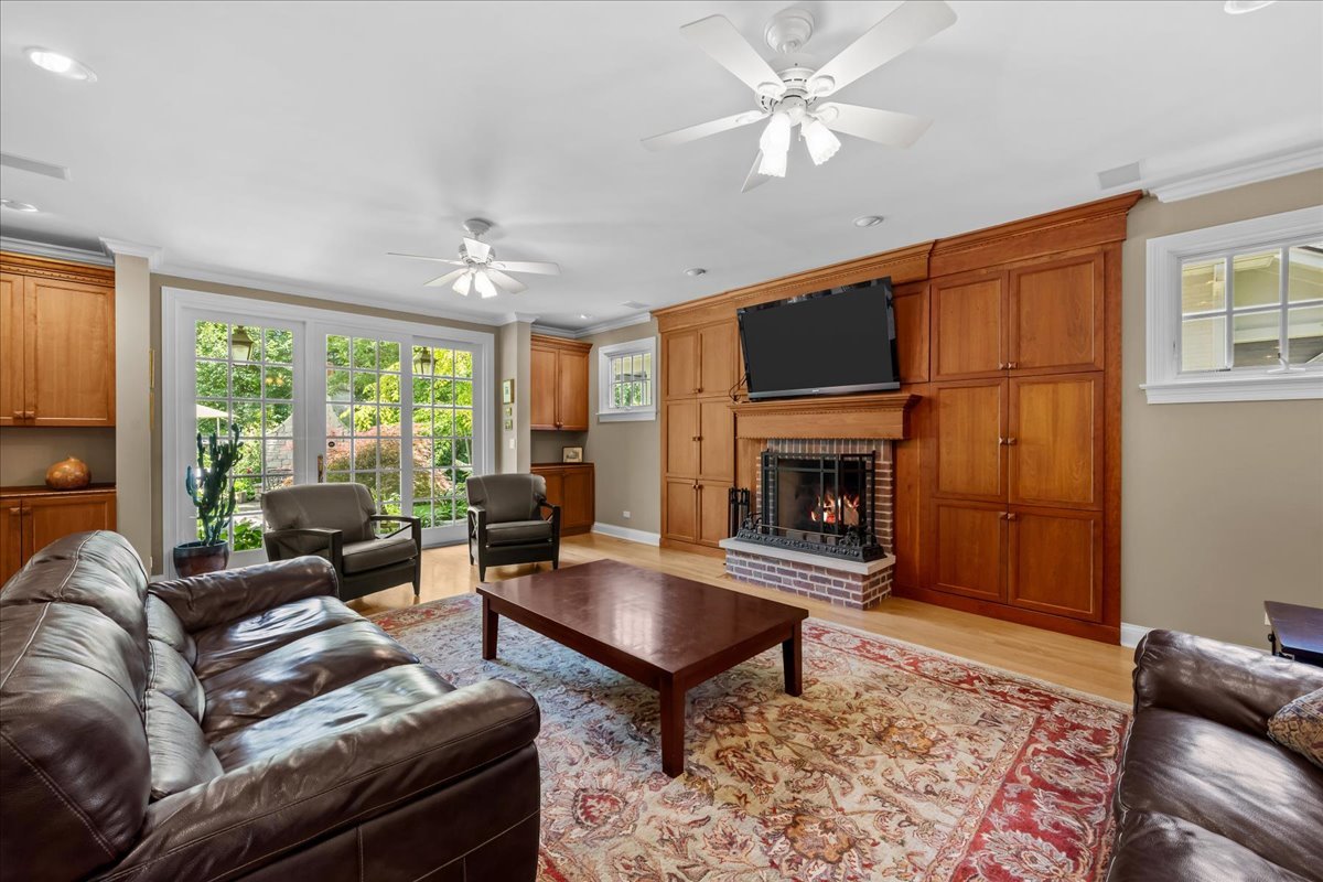 2142 Harrison Street Property Photo 15