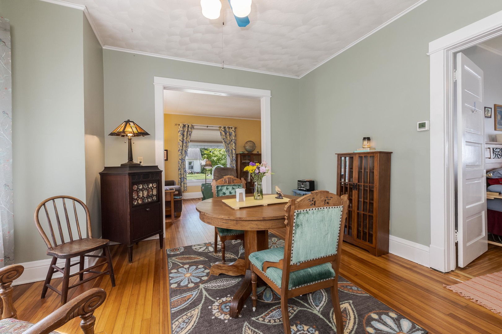 729 W Henry Street Property Photo 16