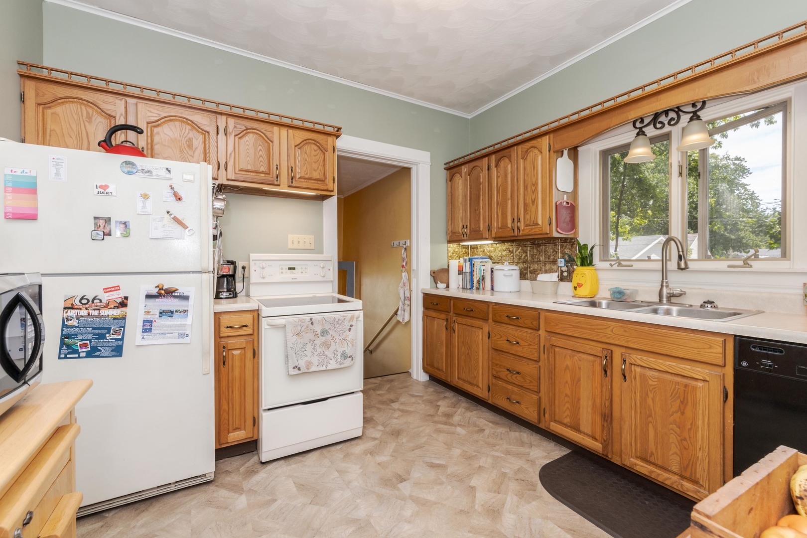 729 W Henry Street Property Photo 18
