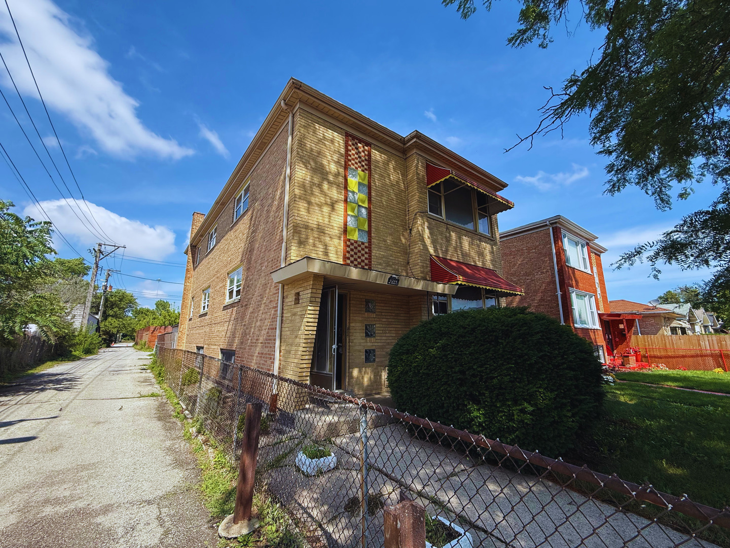 6244 S Seeley Avenue Property Photo 3
