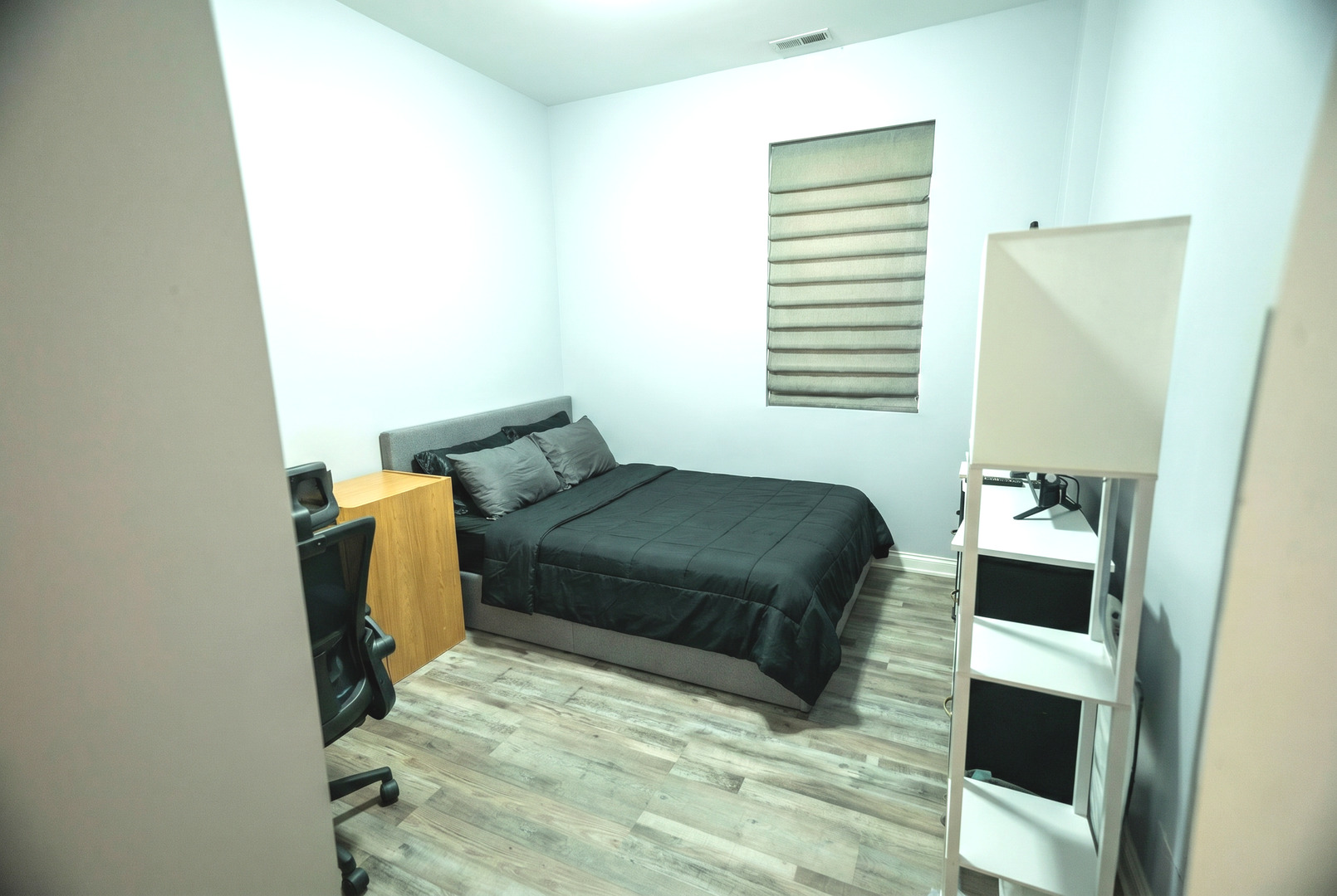 2711 W Polk Street Property Photo 7