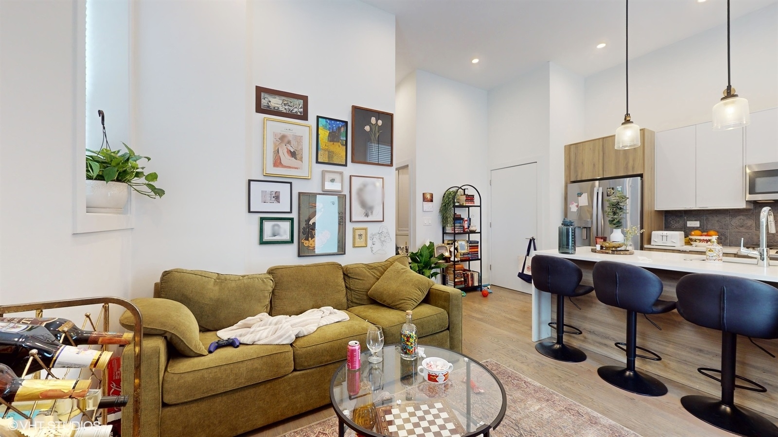 2120 W Belmont Avenue Property Photo 2