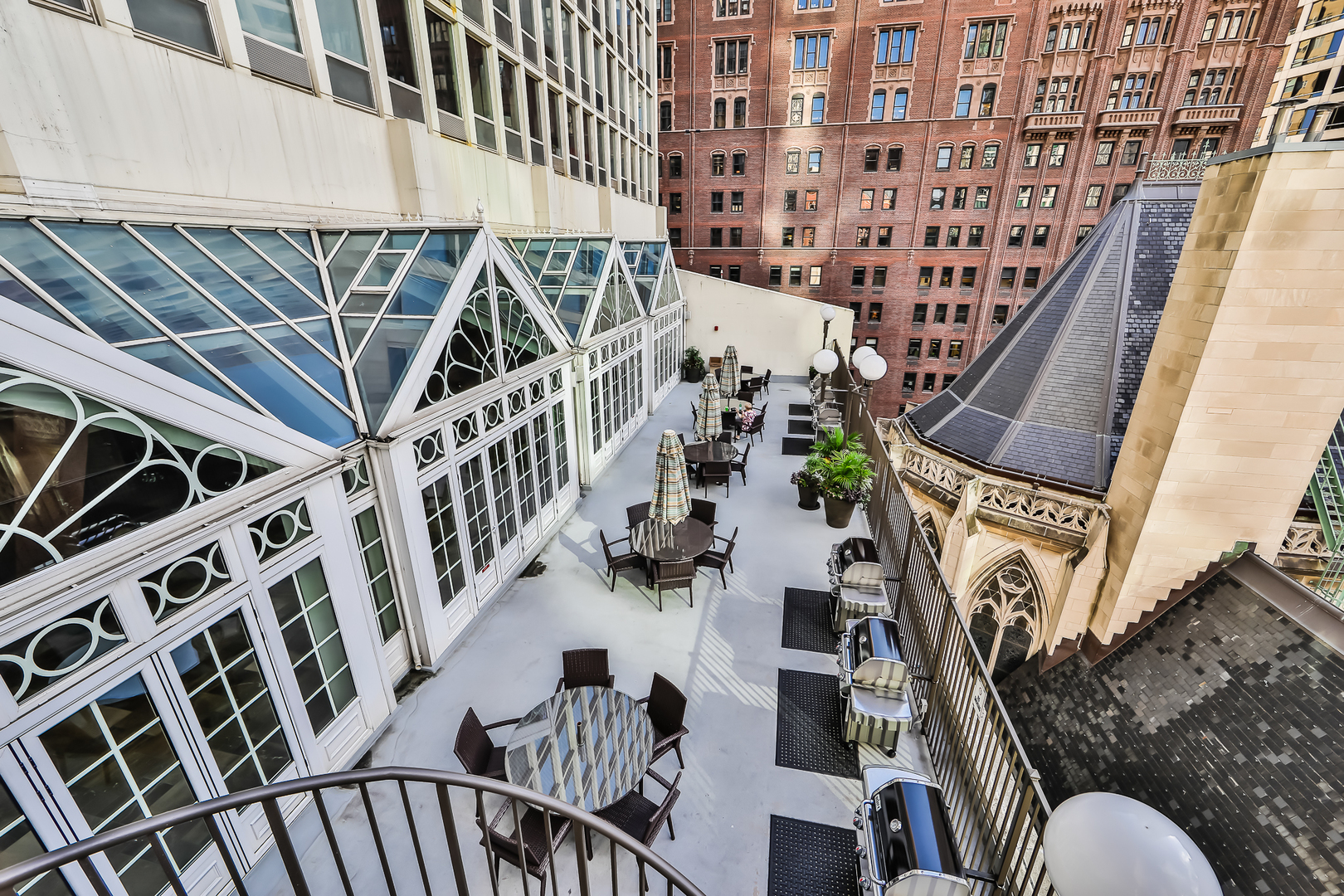 111 E Chestnut Street 53a Property Photo 22