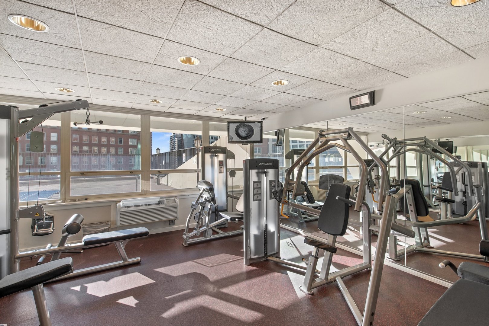 111 E Chestnut Street 53a Property Photo 27