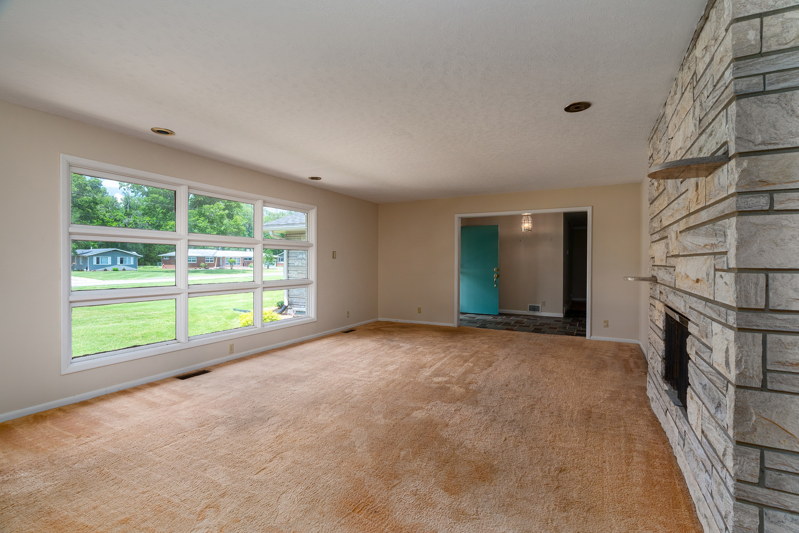 919 W Grand Ave. Street Property Photo 9