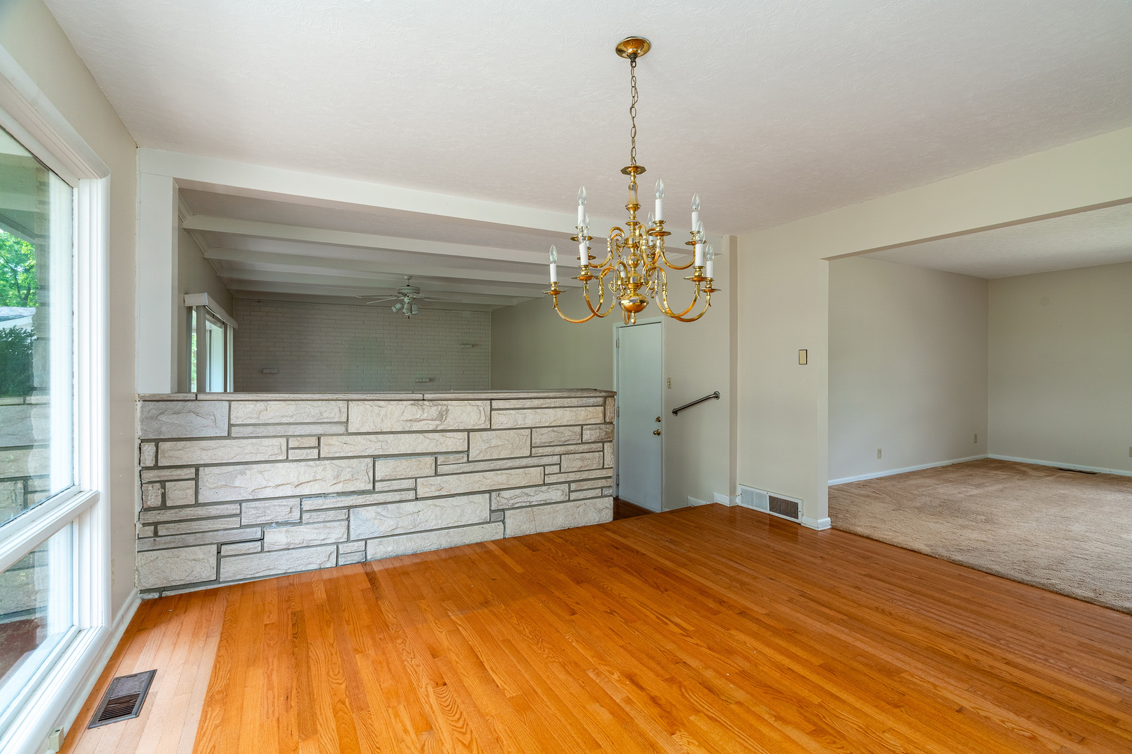 919 W Grand Ave. Street Property Photo 11