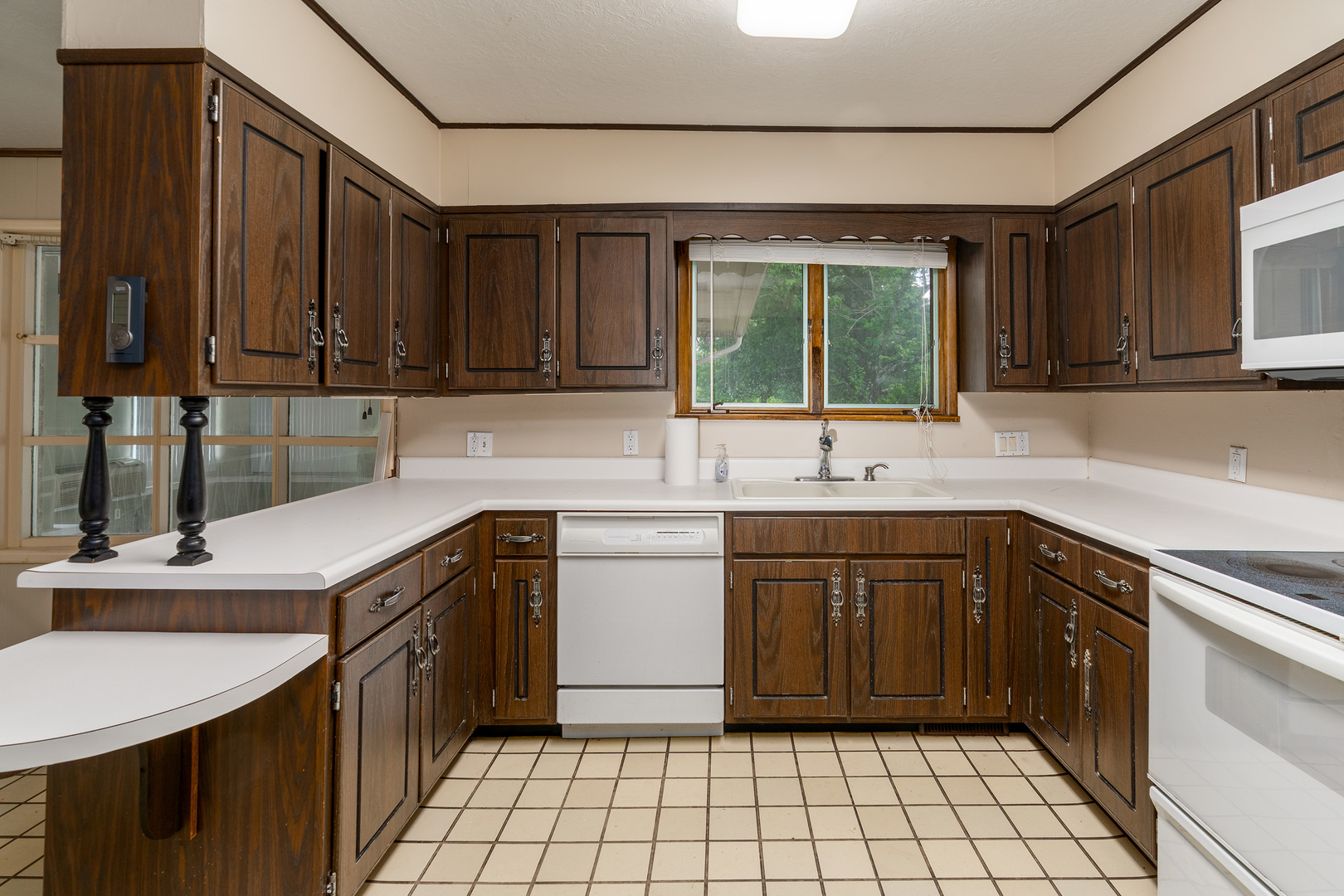 919 W Grand Ave. Street Property Photo 19