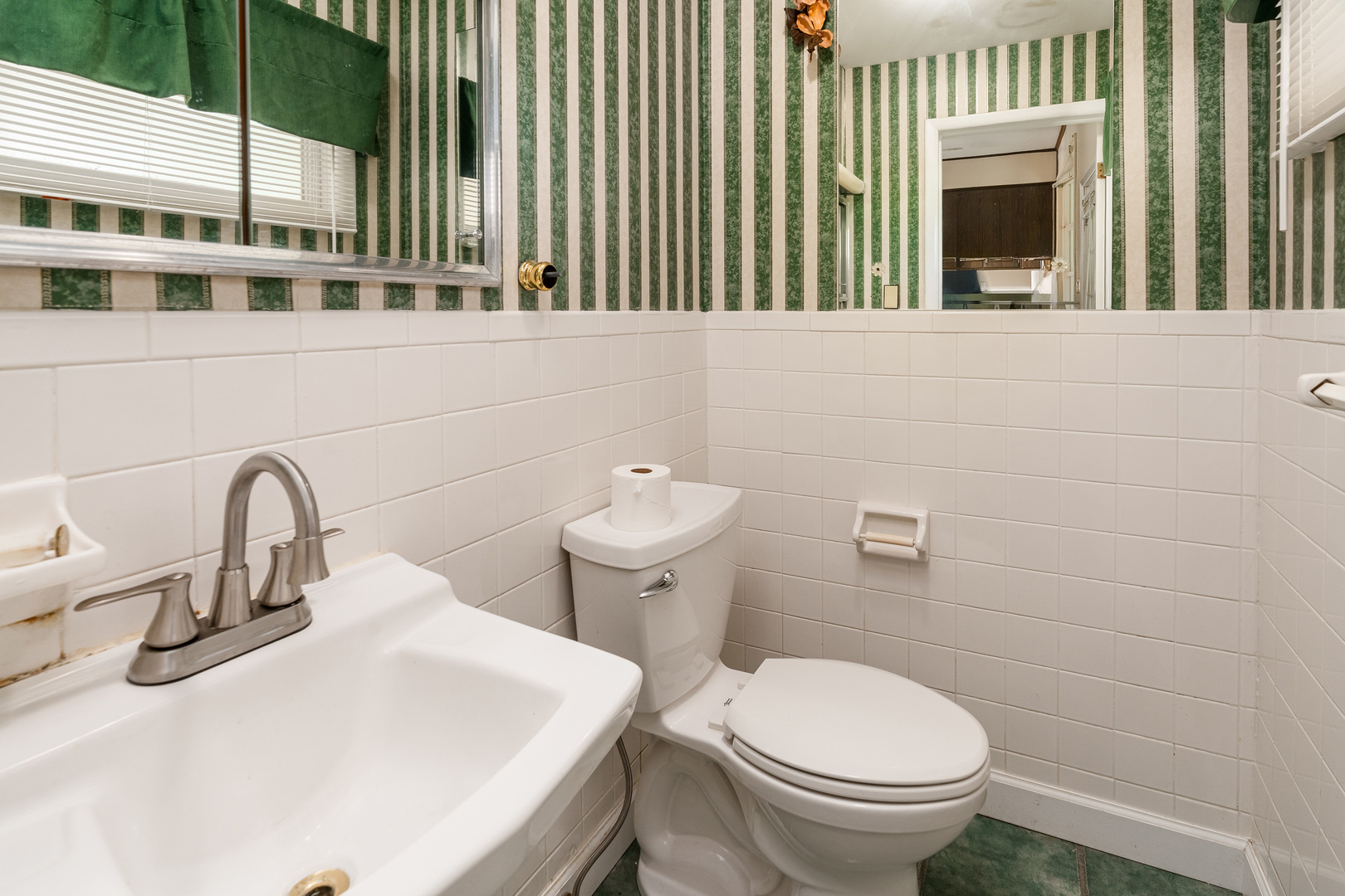 919 W Grand Ave. Street Property Photo 34