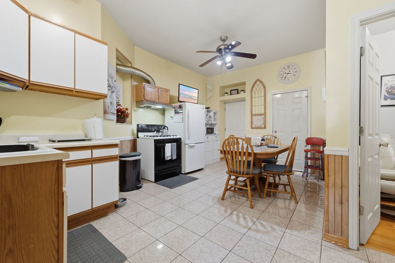 4522 S Union Avenue Property Photo 6