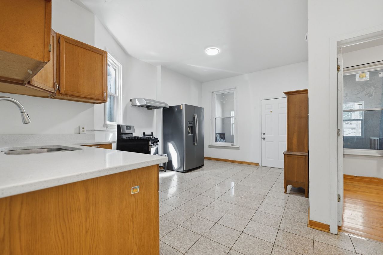 4522 S Union Avenue Property Photo 10
