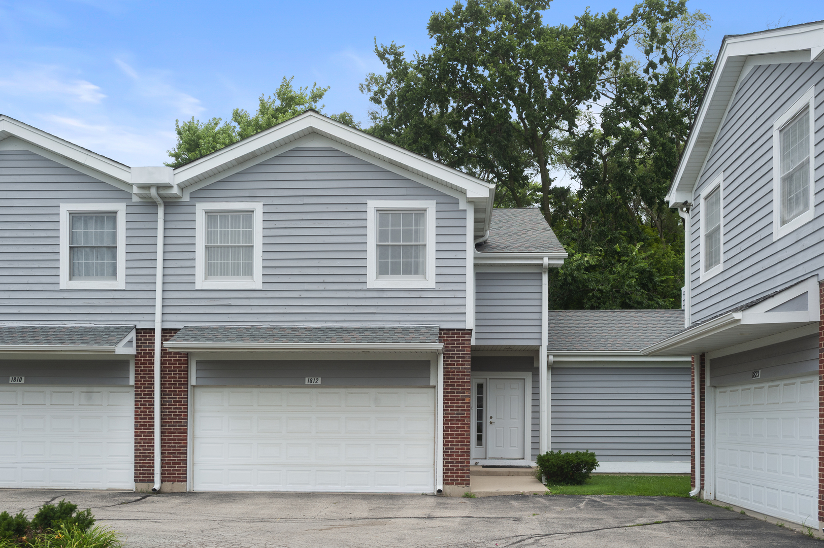 1812 MONROE Court Property Photo 1