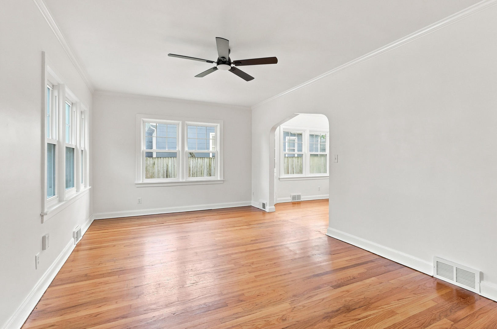 2512 N Howell Street Property Photo 17