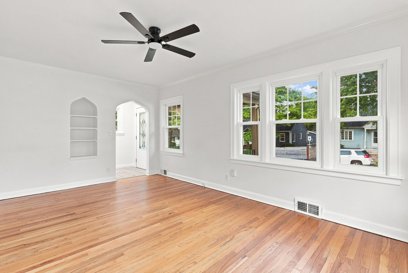 2512 N Howell Street Property Photo 20