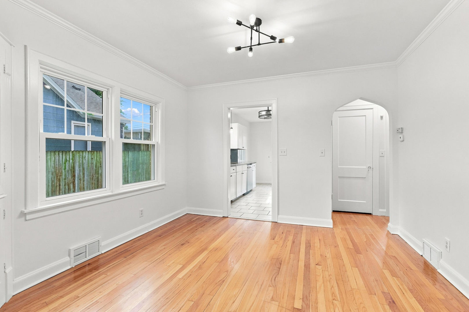 2512 N Howell Street Property Photo 23