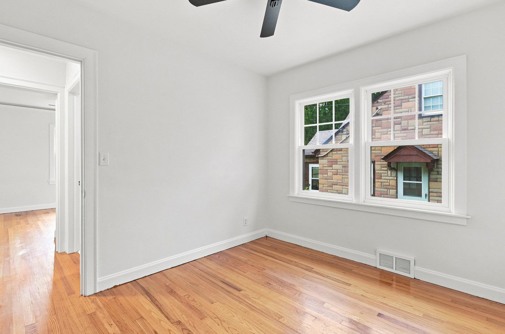 2512 N Howell Street Property Photo 27