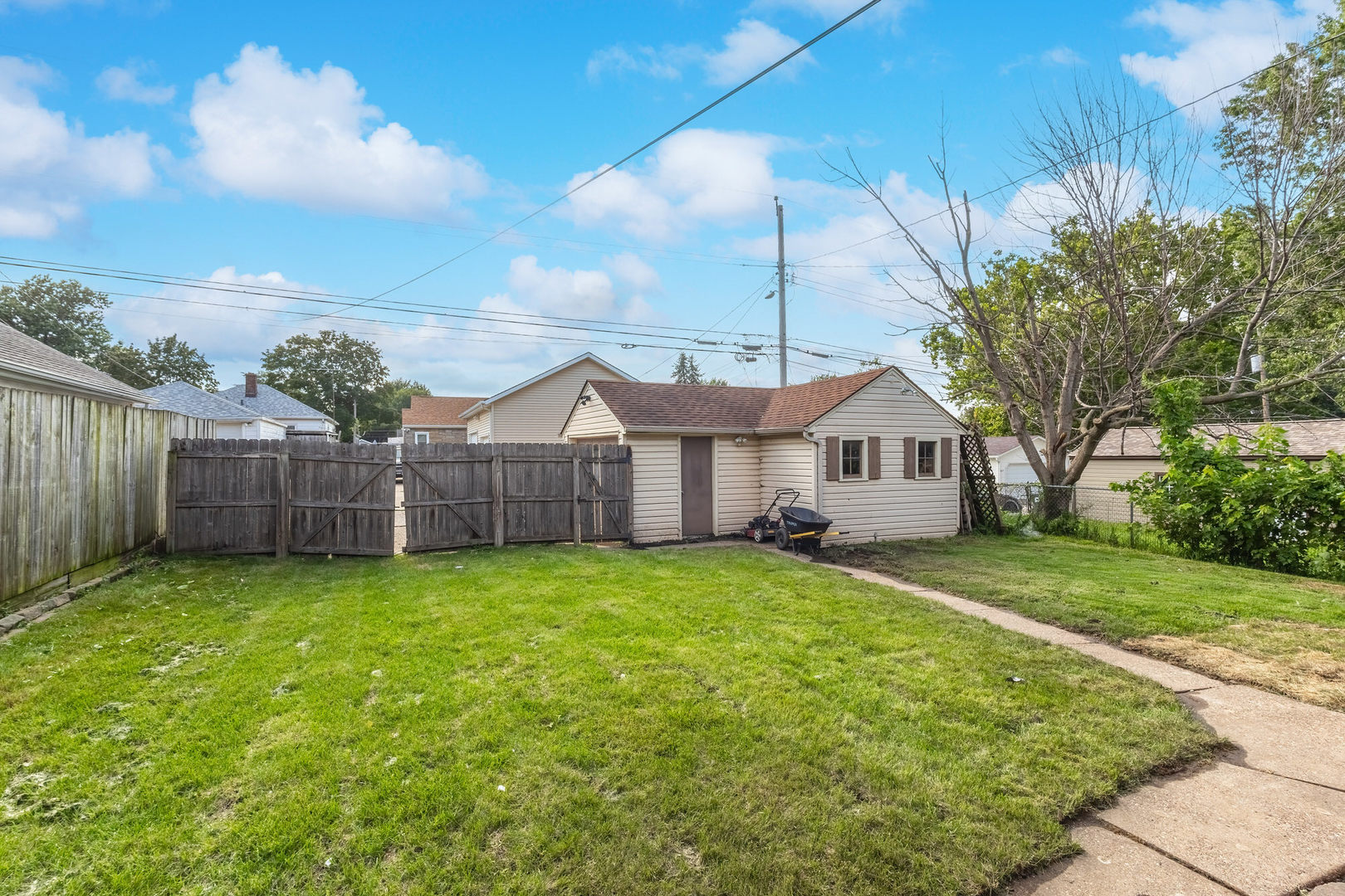 2512 N Howell Street Property Photo 49