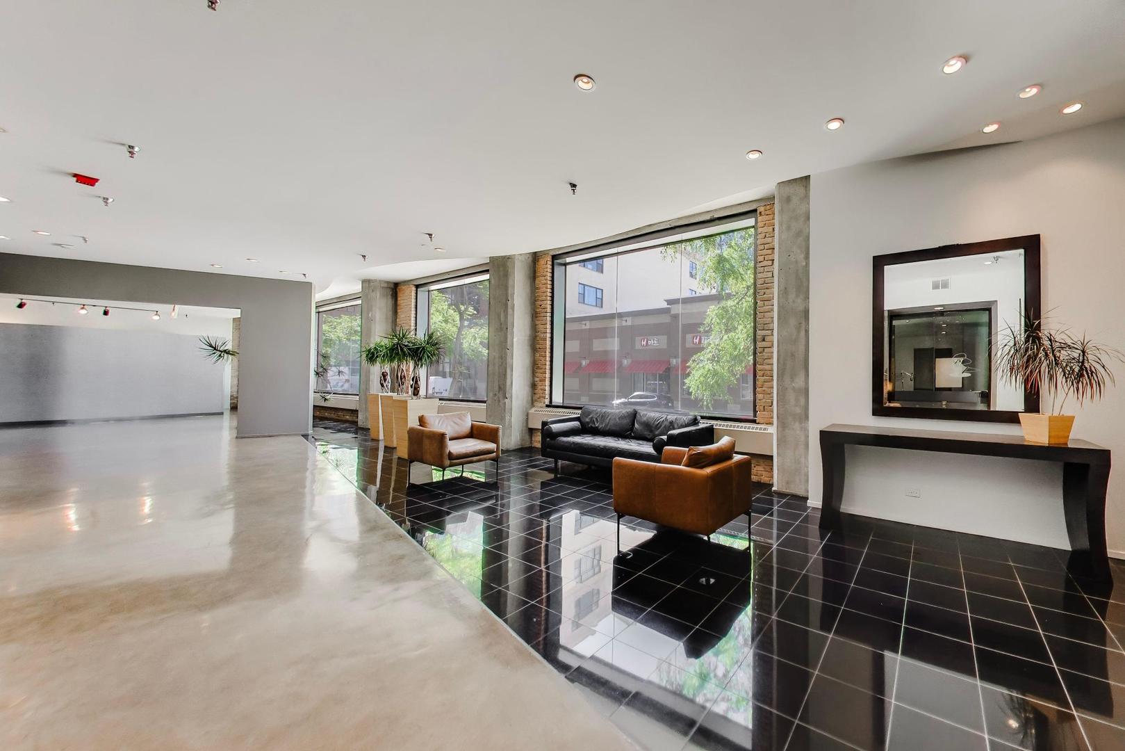 728 W Jackson Boulevard 724 Property Photo 6