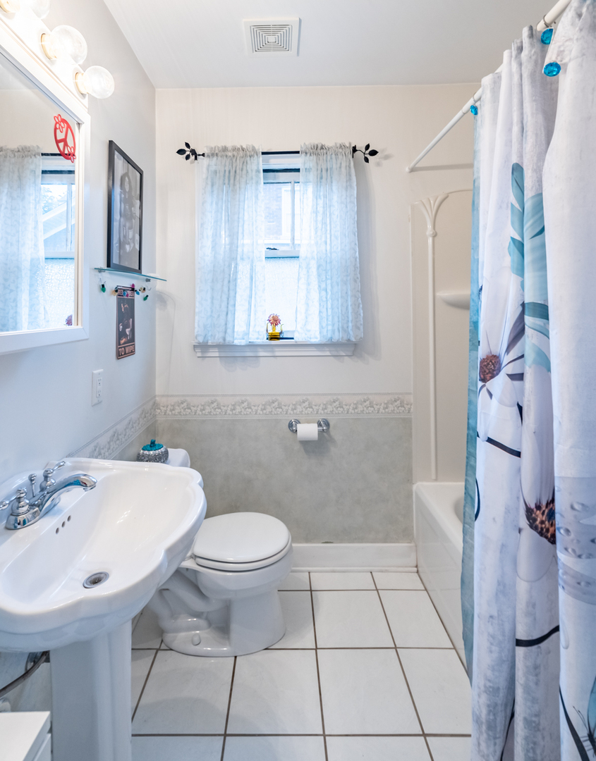 725 Augusta Avenue Property Photo 25