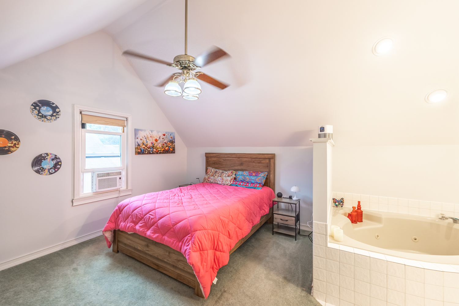 725 Augusta Avenue Property Photo 26