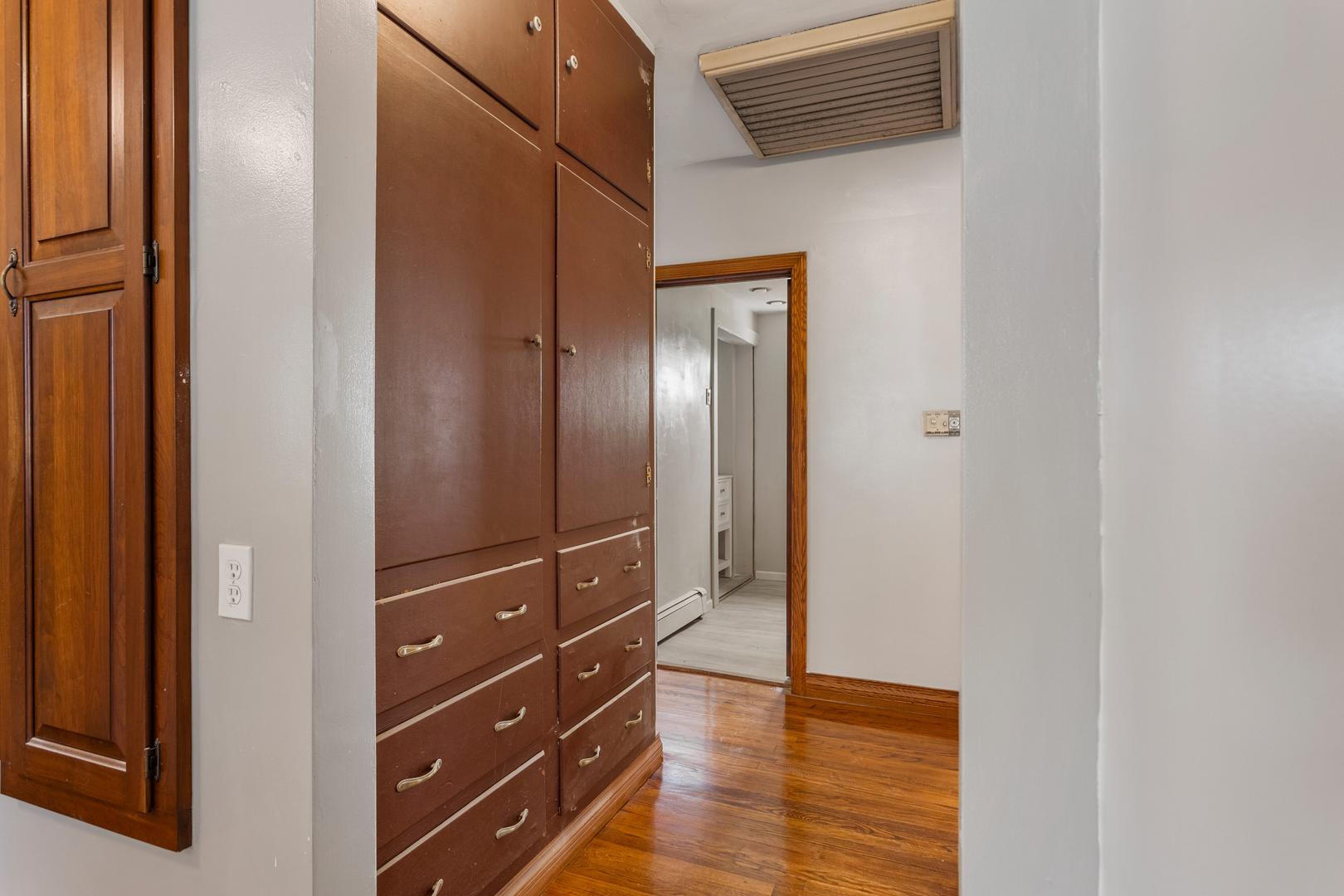 303 S Shirley Street Property Photo 25