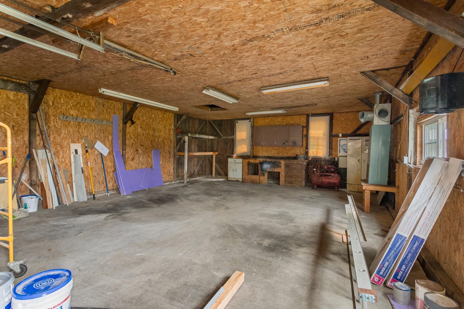 303 S Shirley Street Property Photo 37