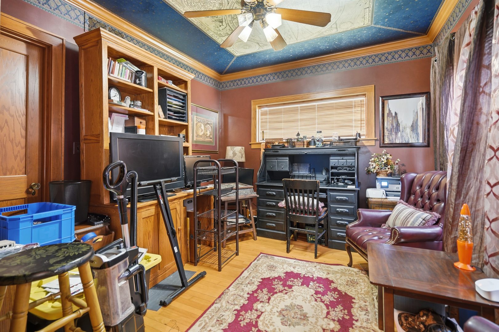 2702 Middle Road Property Photo 4