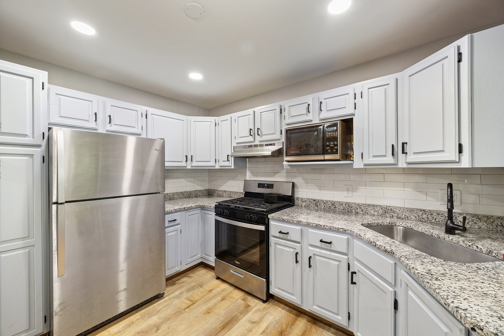 3242 Roesner Drive Property Photo 4