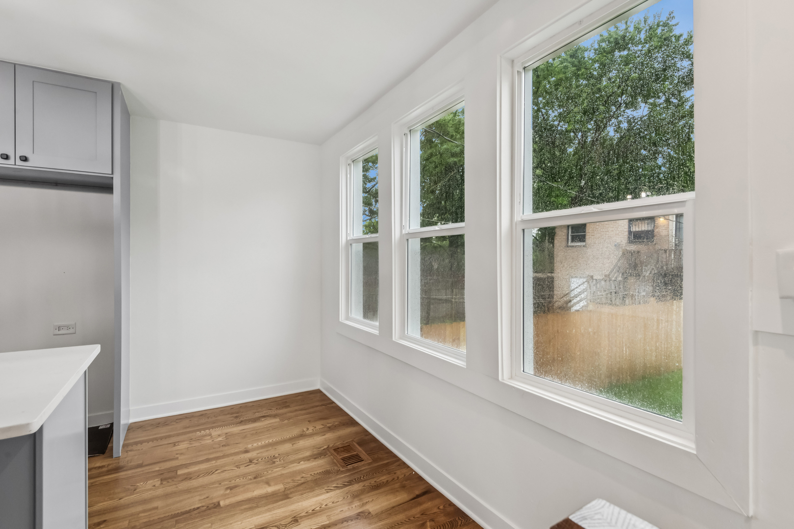 311 E 120th Place Property Photo 8