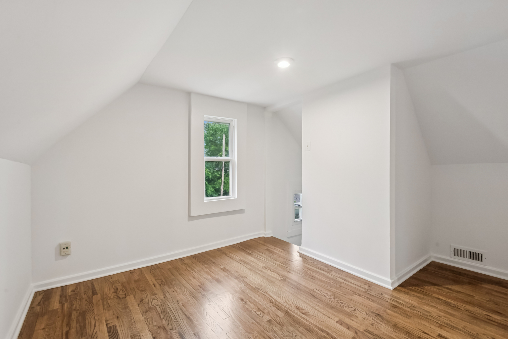 311 E 120th Place Property Photo 13
