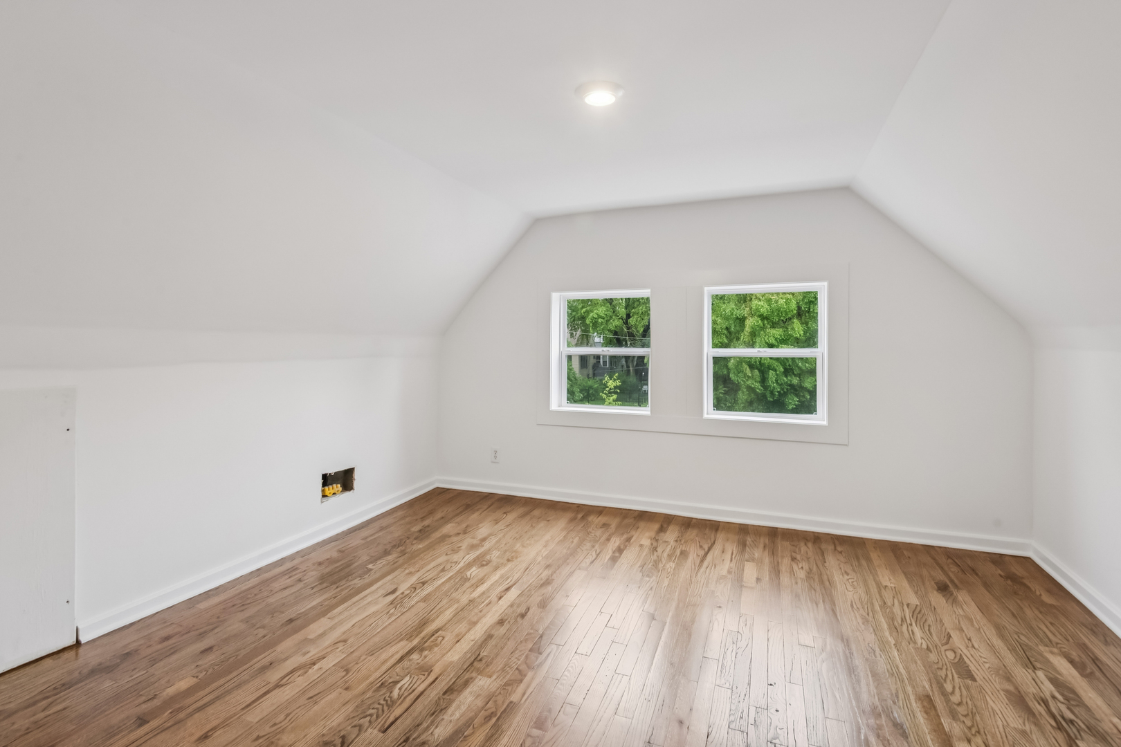 311 E 120th Place Property Photo 15