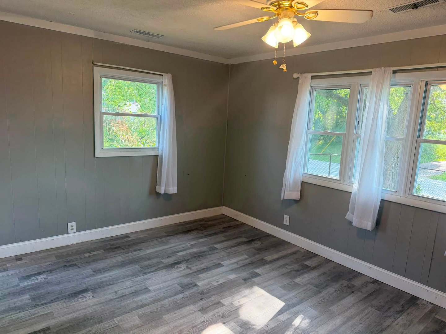 1122 N 17th Street Property Photo 4