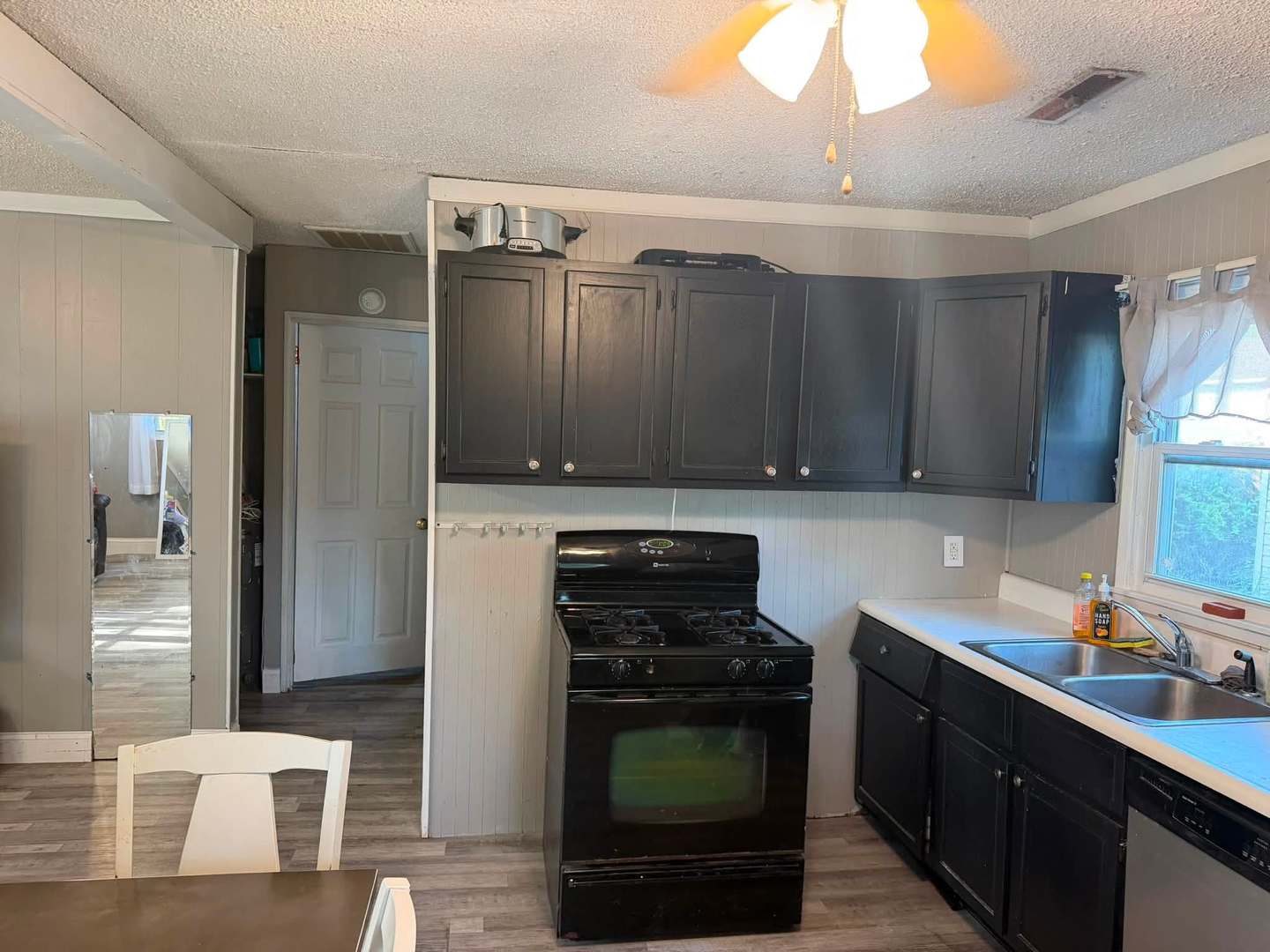 1122 N 17th Street Property Photo 6