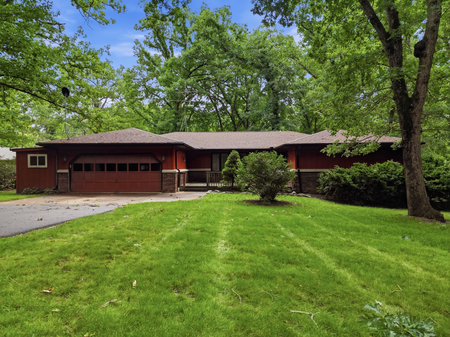 2087 Blackhawk Lane Property Photo 1