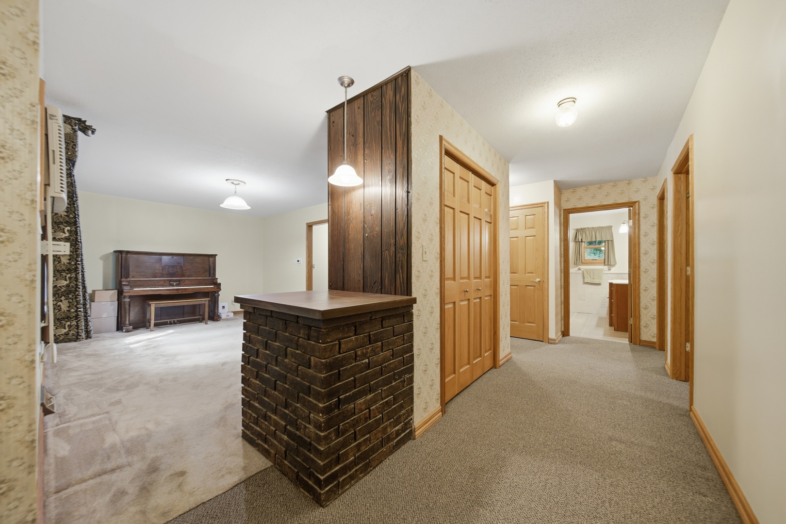 2087 Blackhawk Lane Property Photo 3