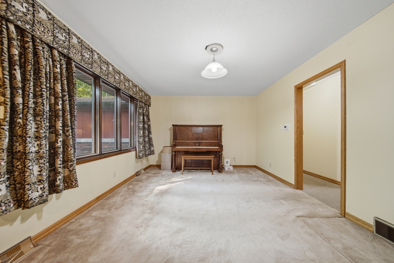 2087 Blackhawk Lane Property Photo 4