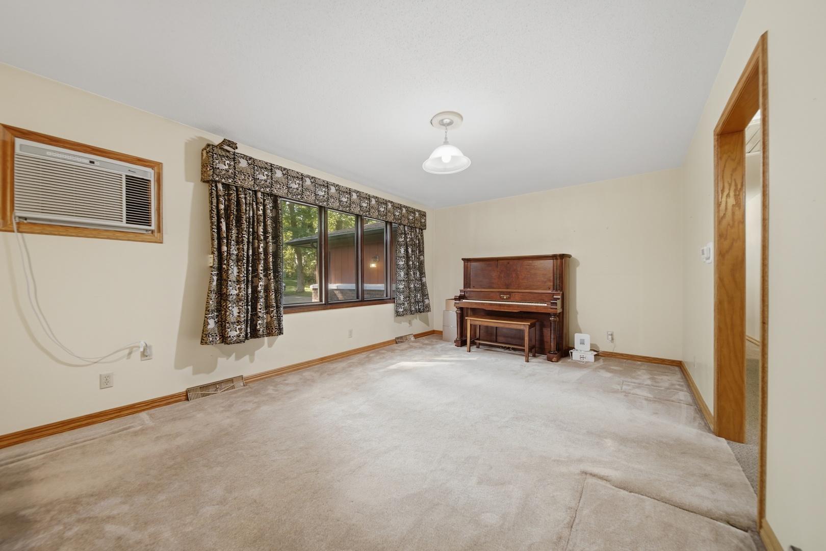 2087 Blackhawk Lane Property Photo 5