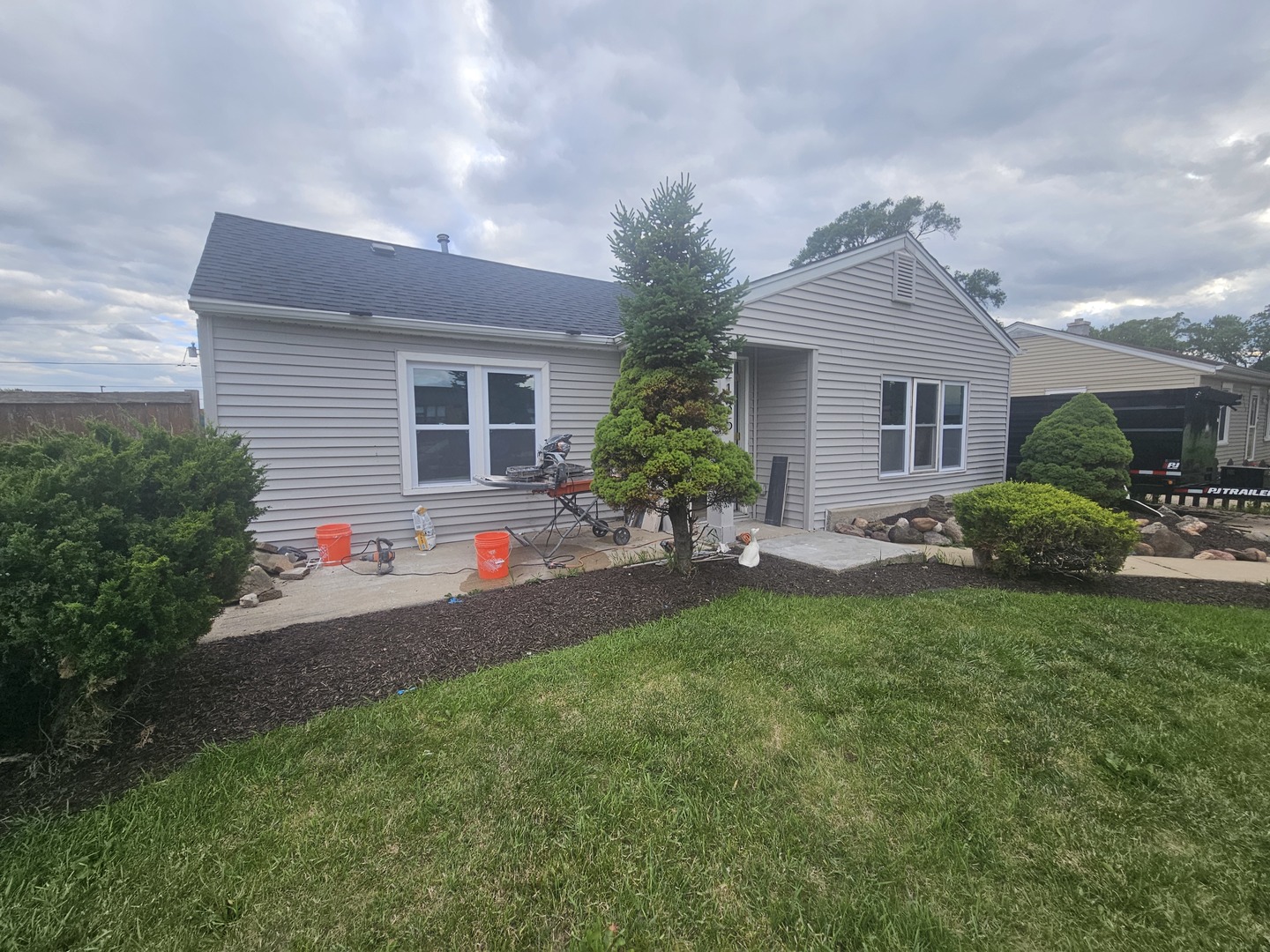 2135 Elm Avenue Property Photo 1