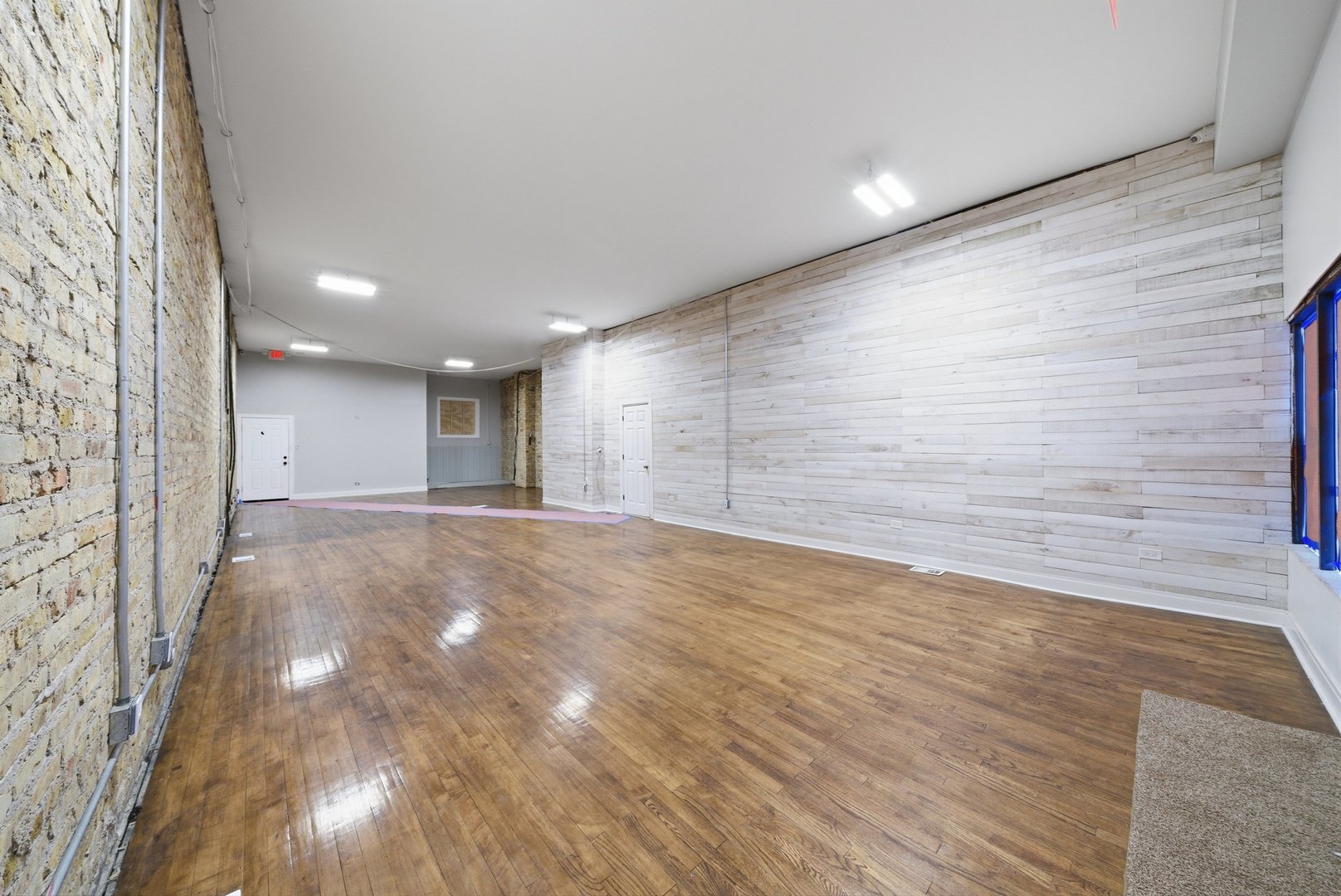 5108 W Fullerton Avenue Property Photo 9