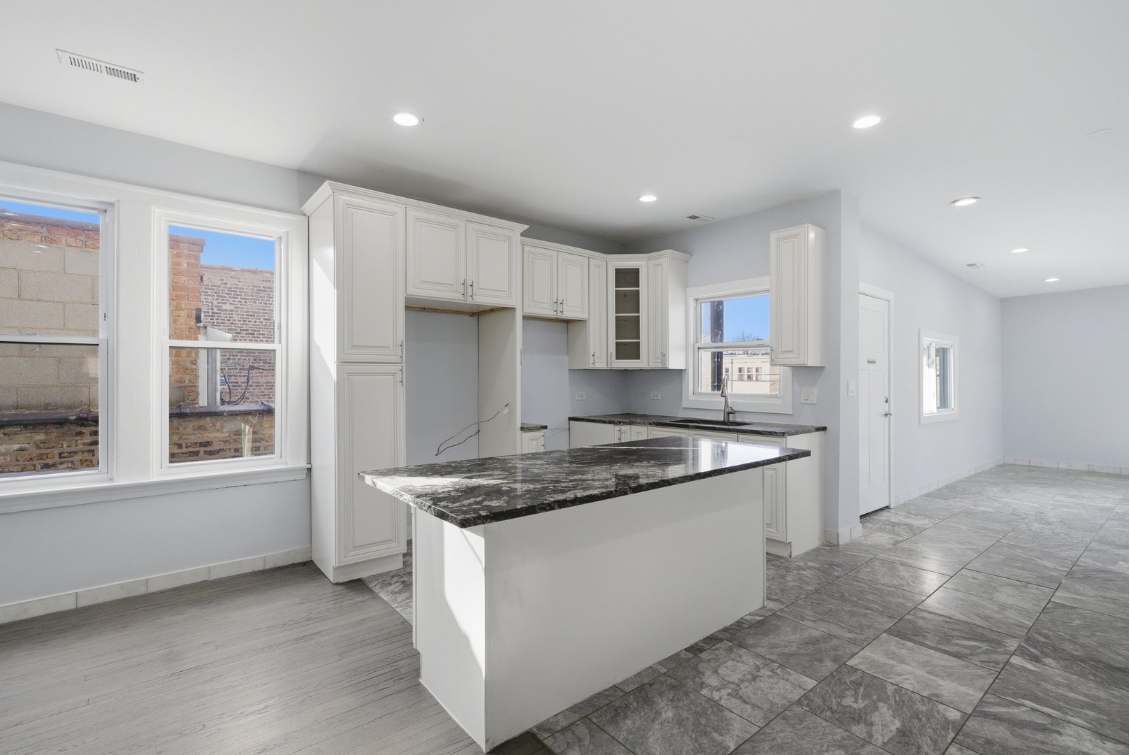 5108 W Fullerton Avenue Property Photo 17
