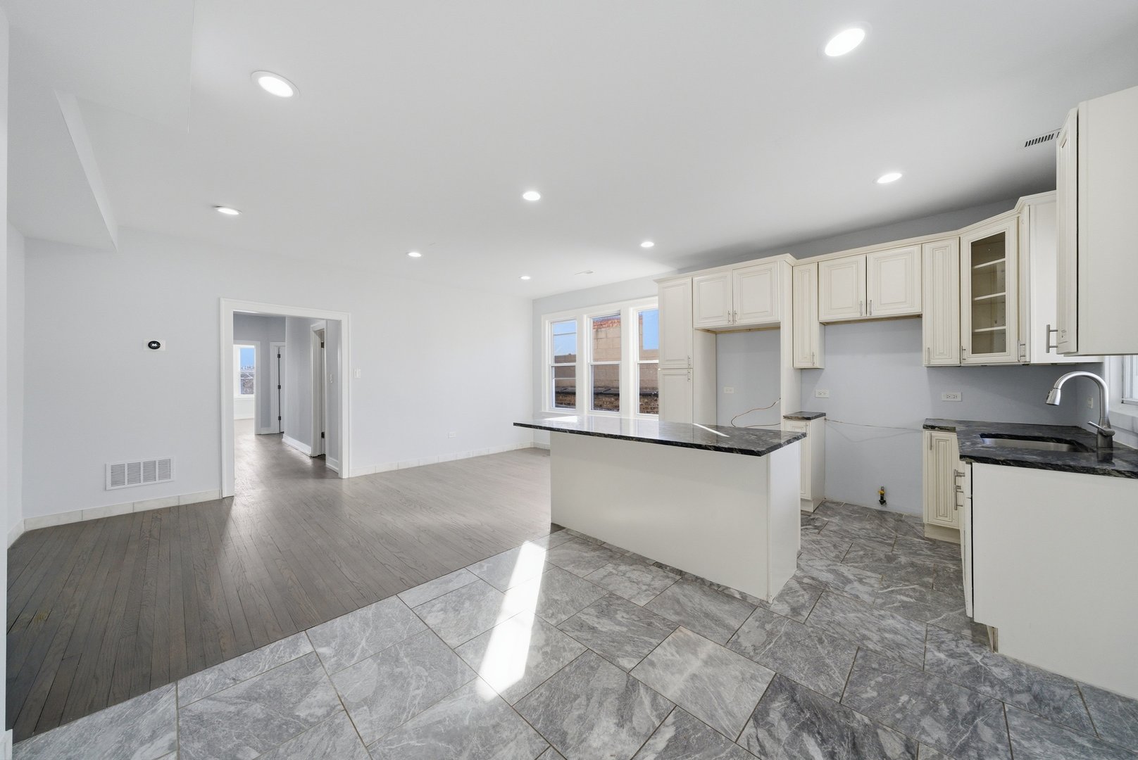5108 W Fullerton Avenue Property Photo 18
